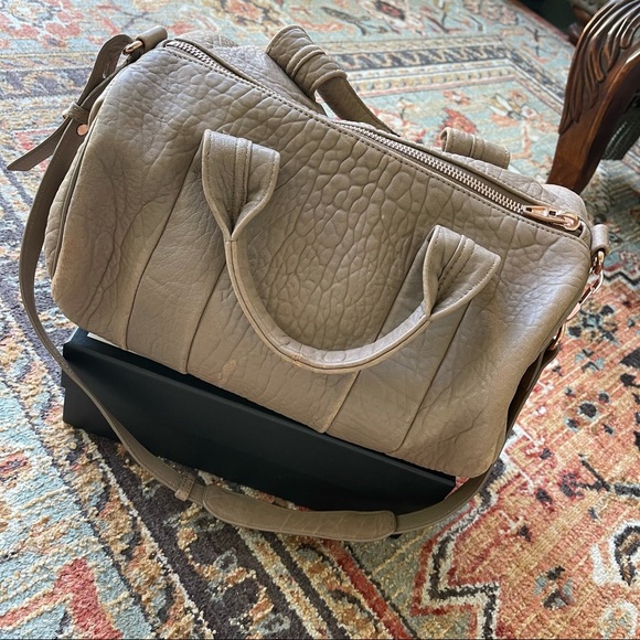 Sold ALEXANDER WANG 🌹 ROSEGOLD ROCCO DUFFEL TOTE - Picture 5 of 16